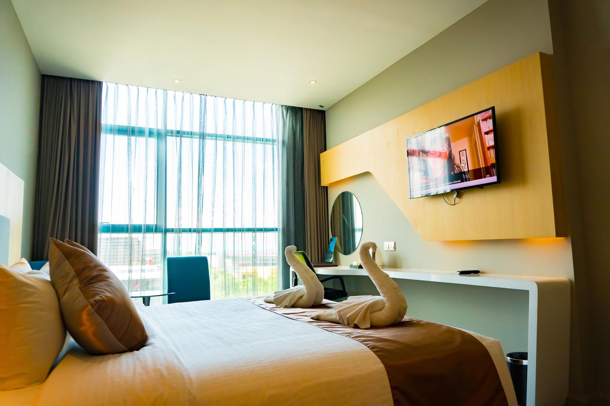 Greens Hotel & Suites Bintulu Exterior foto