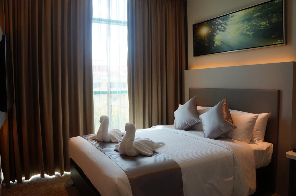 Greens Hotel & Suites Bintulu Exterior foto