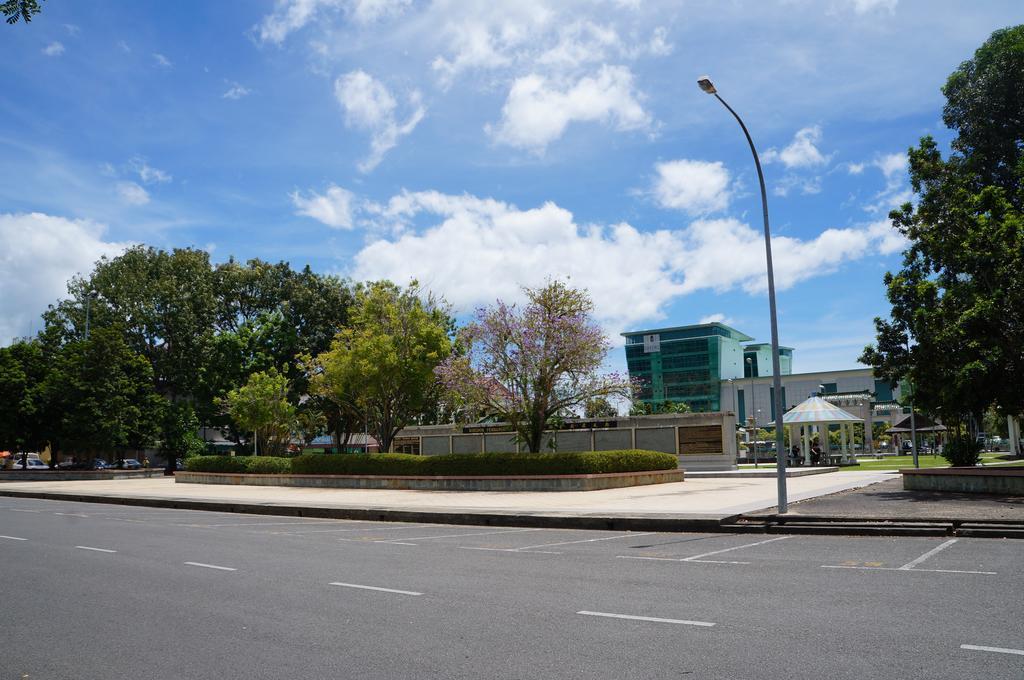 Greens Hotel & Suites Bintulu Exterior foto