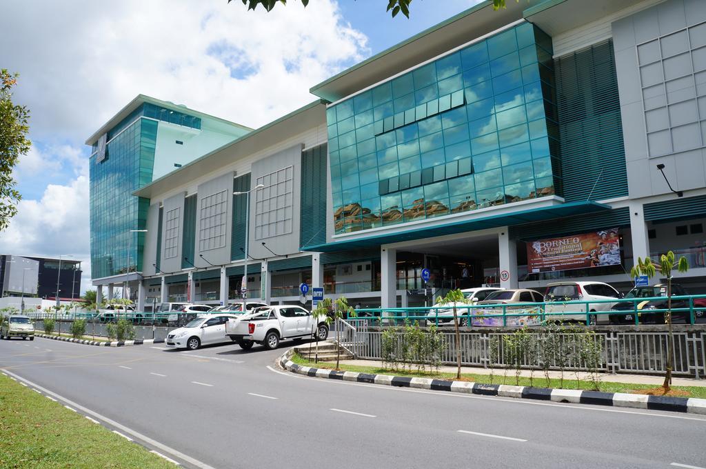 Greens Hotel & Suites Bintulu Exterior foto