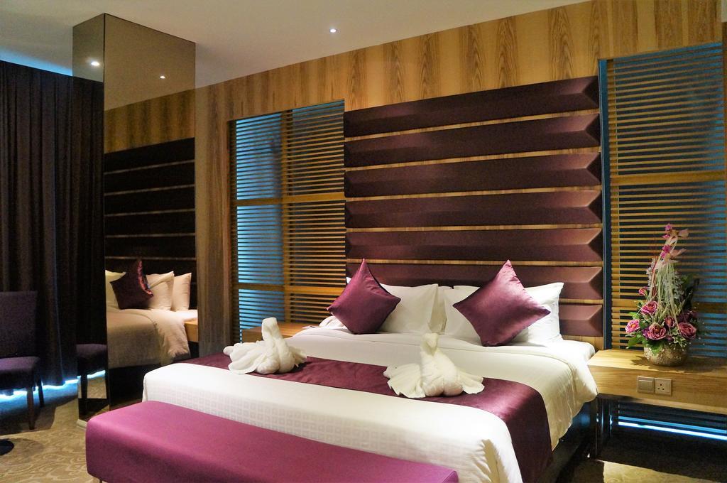 Greens Hotel & Suites Bintulu Exterior foto