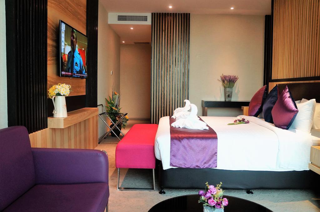 Greens Hotel & Suites Bintulu Exterior foto